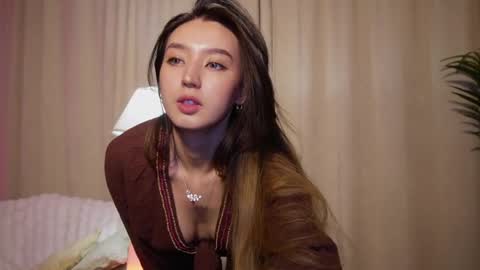 Snapshot of sarasuo chatting on 1, 2, 2025 Shara online show from 1, 2, 2025