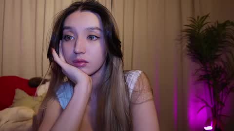 Snapshot of sarasuo chatting on 3, 3, 2025 Shara online show from 3, 3, 2025