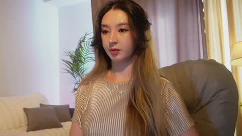 Snapshot of sarasuo chatting on 13, 9, 2025 Shara online show from 13, 9, 2025