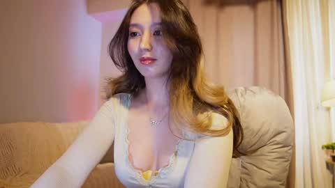 Snapshot of sarasuo chatting on 11, 4, 2026 Shara online show from 11, 4, 2026