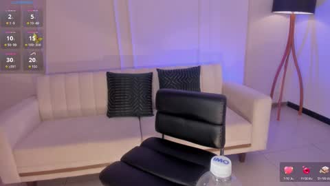 Sara Winstone online show from 6, 3, 2025