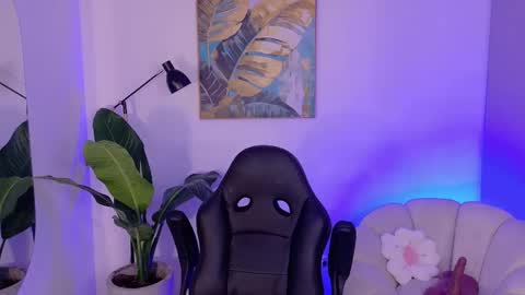 Sara Winstone online show from 29, 11, 2025