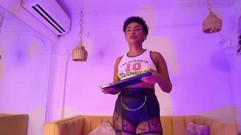 Saray Mardez online show from 9, 2, 2025