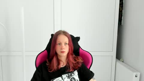 Snapshot of sareenadark_ chatting on 7, 7, 2026 Hinata online show from 7, 7, 2026