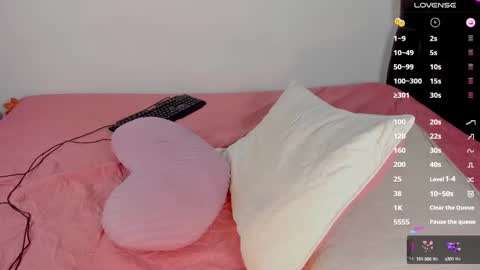 Snapshot of sarha_foxxx chatting on 12, 3, 2025 Heeey Help me reach 100 likes up online show from 12, 3, 2025