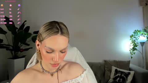 Snapshot of sarilit chatting on 17, 1, 2026 Your Selena 3 online show from 17, 1, 2026