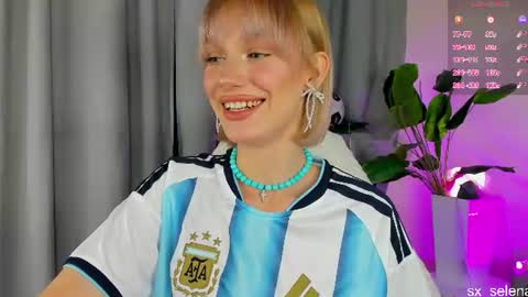 Snapshot of sarilit chatting on 6, 7, 2026 Your Selena 3 online show from 6, 7, 2026