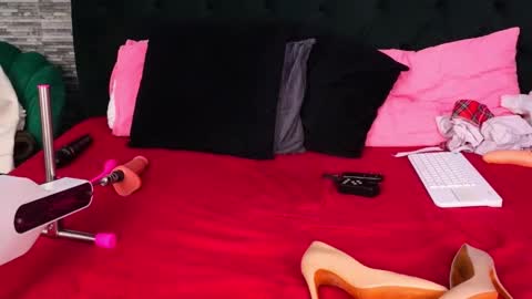 sarrarose online show from 3, 10, 2025