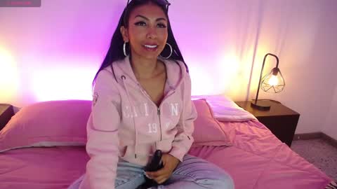 Snapshot of sasha_brattz chatting on 3, 12, 2024 Sasha Brattz online show from 3, 12, 2024