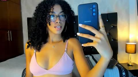 Snapshot of sasha_fox0 chatting on 12, 1, 2025 emy online show from 12, 1, 2025