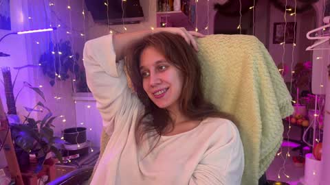 Alexandra Sasha in short online show from 3, 1, 2025