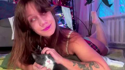 Alexandra Sasha in short online show from 13, 11, 2025