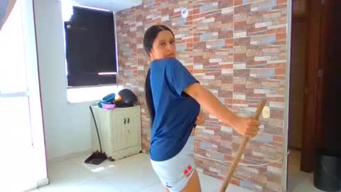 Camila online show from 15, 10, 2025