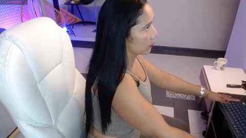 Snapshot of sashaavixen chatting on 22, 10, 2025 Sasha  online show from 22, 10, 2025