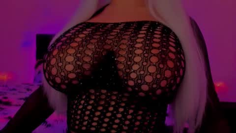 Snapshot of sashachase chatting on 2, 10, 2025 Sasha online show from 2, 10, 2025