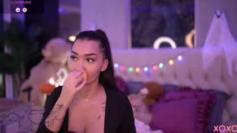 Dennise online show from 30, 10, 2025