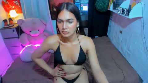 Snapshot of sashahuwanna chatting on 15, 2, 2025 ESTELLA online show from 15, 2, 2025