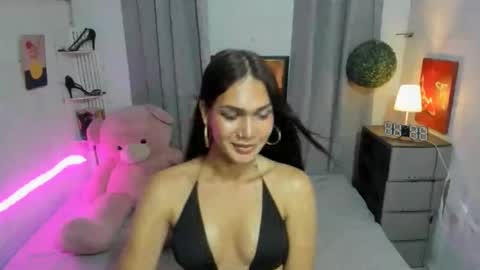 Snapshot of sashahuwanna chatting on 22, 2, 2025 ESTELLA online show from 22, 2, 2025