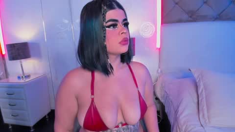 Snapshot of sashajune chatting on 4, 2, 2025 selene online show from 4, 2, 2025