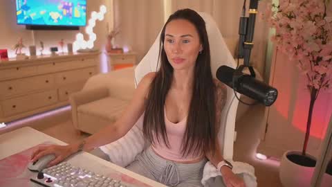 Snapshot of sashawest_official chatting on 14, 4, 2026 sashawest_official online show from 14, 4, 2026