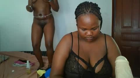 sassie_bee online show from 30, 10, 2025