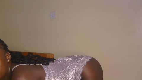 Snapshot of sassyleila chatting on 2, 7, 2026 sexxy one online show from 2, 7, 2026