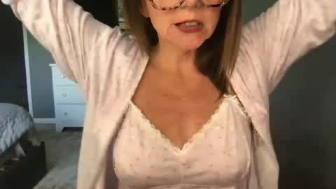 sassynsweetmilf online show from 16, 6, 2026