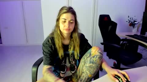 Snapshot of sassytiff chatting on 27, 5, 2026 sassytiff online show from 27, 5, 2026