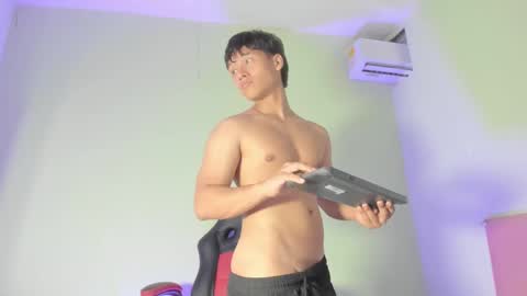 Snapshot of sasuke_uchiha12 chatting on 10, 3, 2025 Evans Williams online show from 10, 3, 2025