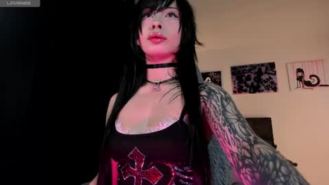Snapshot of satanbabee_ chatting on 23, 7, 2026 im expecting 300 thumbs up on my altar online show from 23, 7, 2026