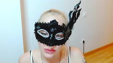 Snapshot of satinqueen90 chatting on 13, 10, 2025 Satinqueen90 online show from 13, 10, 2025