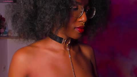 Snapshot of saturno_vibes chatting on 4, 11, 2025 saturno_vibes online show from 4, 11, 2025