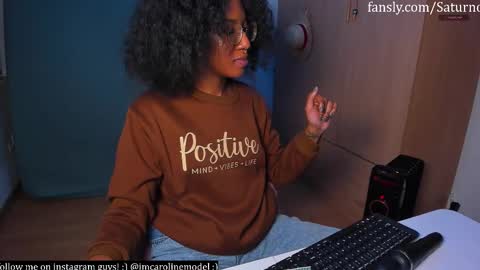 Snapshot of saturno_vibes chatting on 21, 11, 2025 saturno_vibes online show from 21, 11, 2025