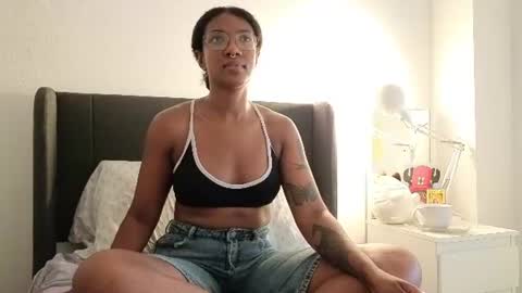 Snapshot of saturno_vibes chatting on 20, 7, 2026 saturno_vibes online show from 20, 7, 2026