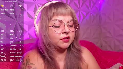 Gina George online show from 11, 11, 2025