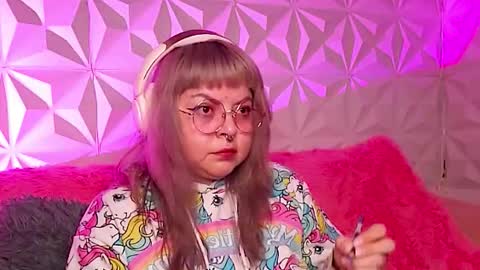 Gina George online show from 23, 11, 2025