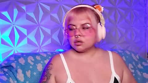 Gina George online show from 14, 4, 2026