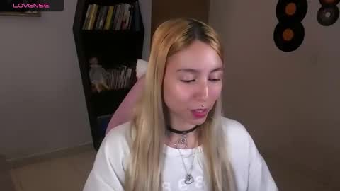 I AM JENN  online show from 17, 10, 2025