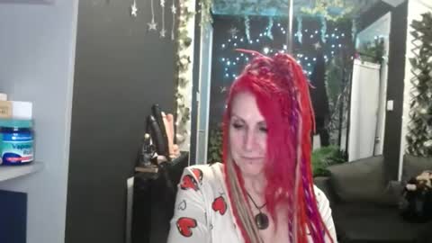 SaucySky online show from 14, 11, 2025