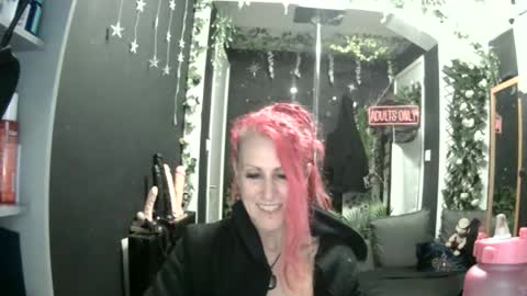 Snapshot of saucysky chatting on 23, 4, 2026 SaucySky online show from 23, 4, 2026