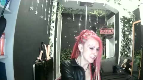 Snapshot of saucysky chatting on 24, 4, 2026 SaucySky online show from 24, 4, 2026