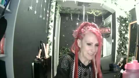 Snapshot of saucysky chatting on 25, 4, 2026 SaucySky online show from 25, 4, 2026