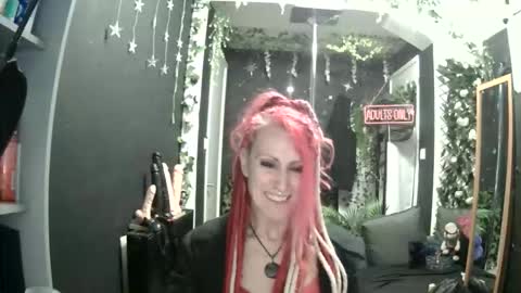 Snapshot of saucysky chatting on 26, 4, 2026 SaucySky online show from 26, 4, 2026