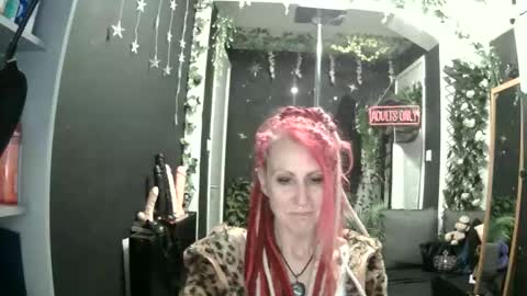 Snapshot of saucysky chatting on 27, 4, 2026 SaucySky online show from 27, 4, 2026