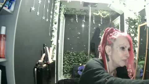 Snapshot of saucysky chatting on 2, 5, 2026 SaucySky online show from 2, 5, 2026