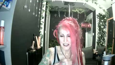 Snapshot of saucysky chatting on 5, 5, 2026 SaucySky online show from 5, 5, 2026