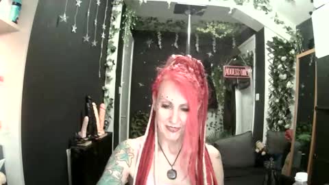 Snapshot of saucysky chatting on 9, 5, 2026 SaucySky online show from 9, 5, 2026