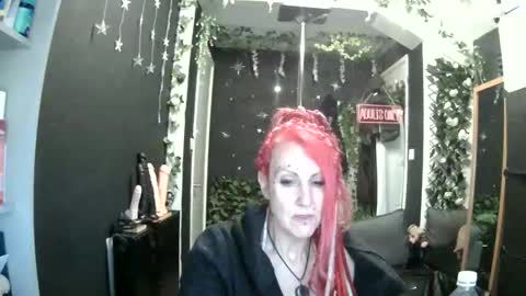 Snapshot of saucysky chatting on 10, 5, 2026 SaucySky online show from 10, 5, 2026