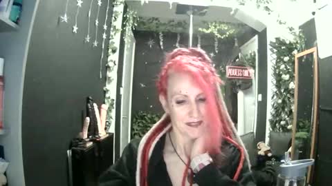 Snapshot of saucysky chatting on 12, 5, 2026 SaucySky online show from 12, 5, 2026