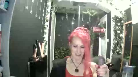 Snapshot of saucysky chatting on 19, 5, 2026 SaucySky online show from 19, 5, 2026